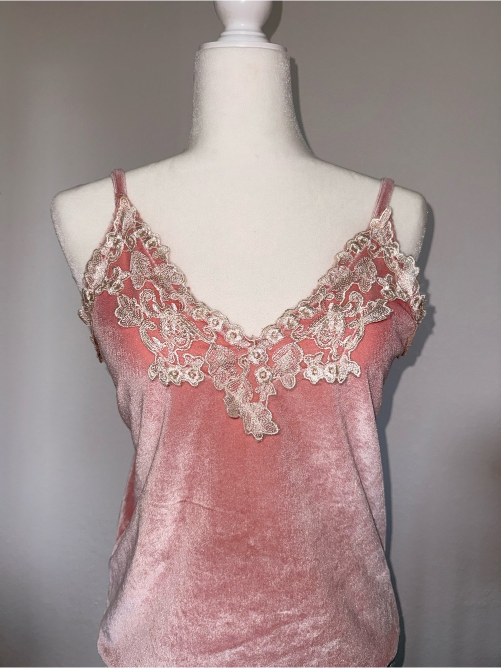 146. Pink velvet and lace top size medium coquette - Picture 2 of 4